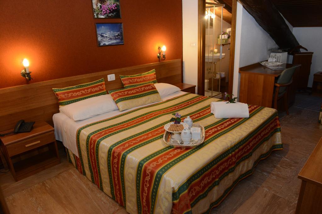 Albergo Altavilla Tirano Extérieur photo