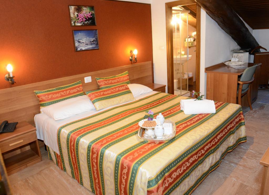 Albergo Altavilla Tirano Extérieur photo
