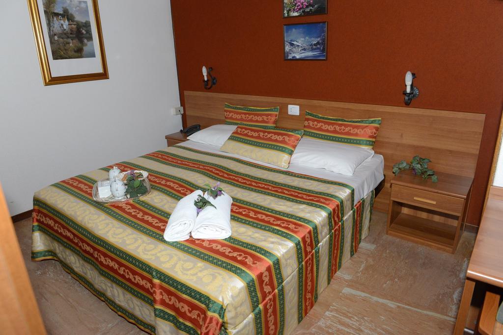 Albergo Altavilla Tirano Extérieur photo