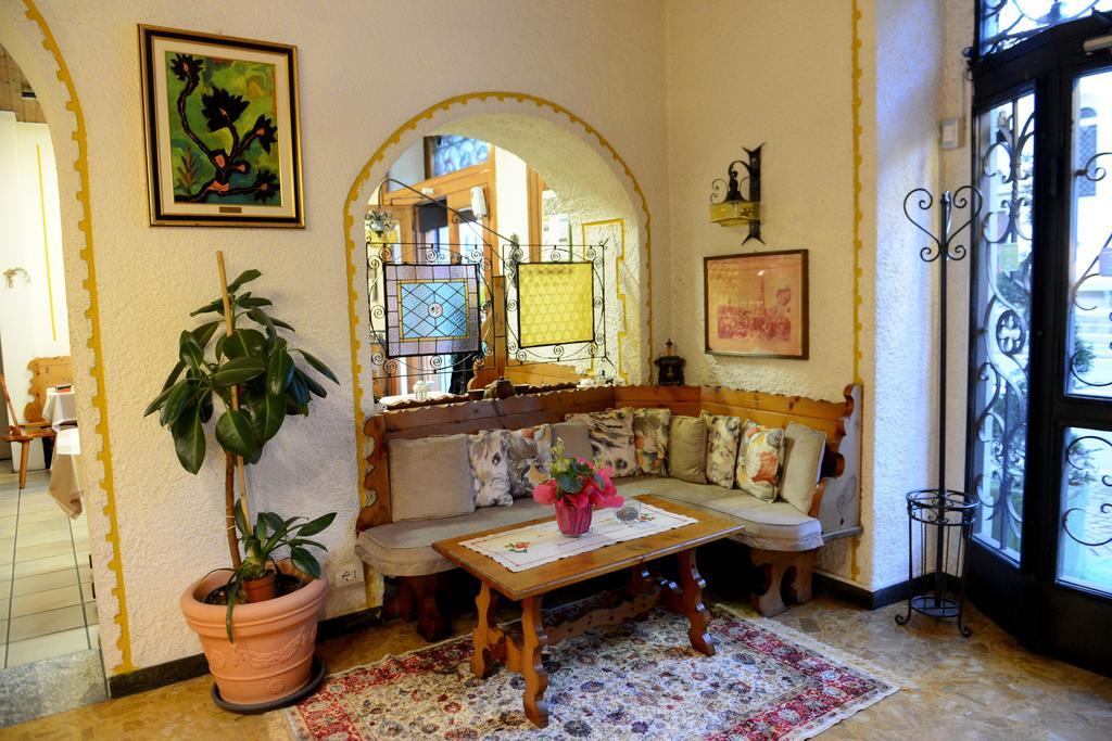 Albergo Altavilla Tirano Extérieur photo